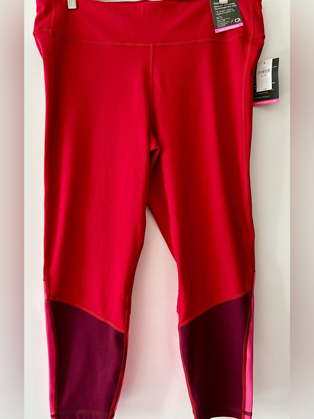 NWT-  GapFit High Compression Colour Block Leggings w. Blackout Technology.